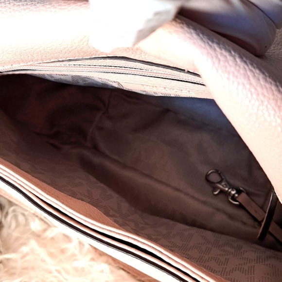 Michael Kors NWTs Bedford Crossbody NWTs - Picture 13 of 17